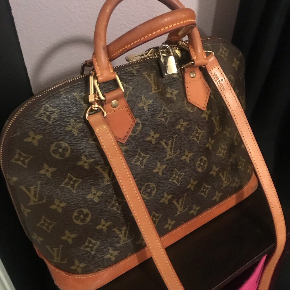 Louis Vuitton Alma MM Monogram